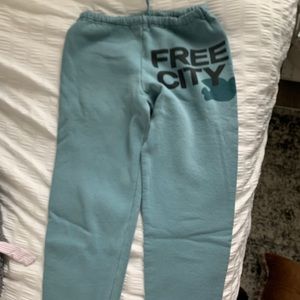 Blue free city sweatpants S